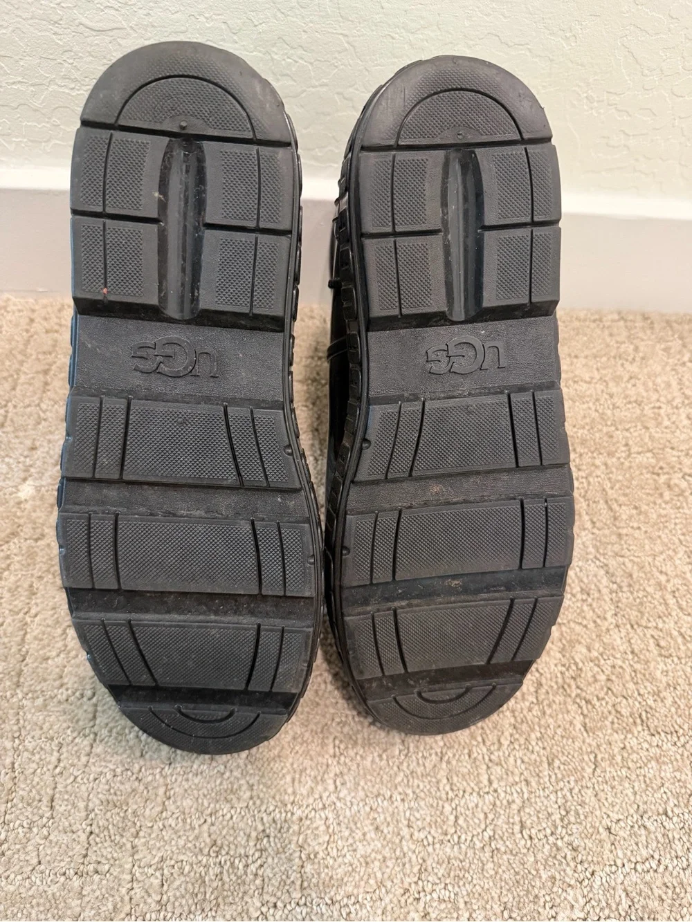 UGG shiny waterproof
